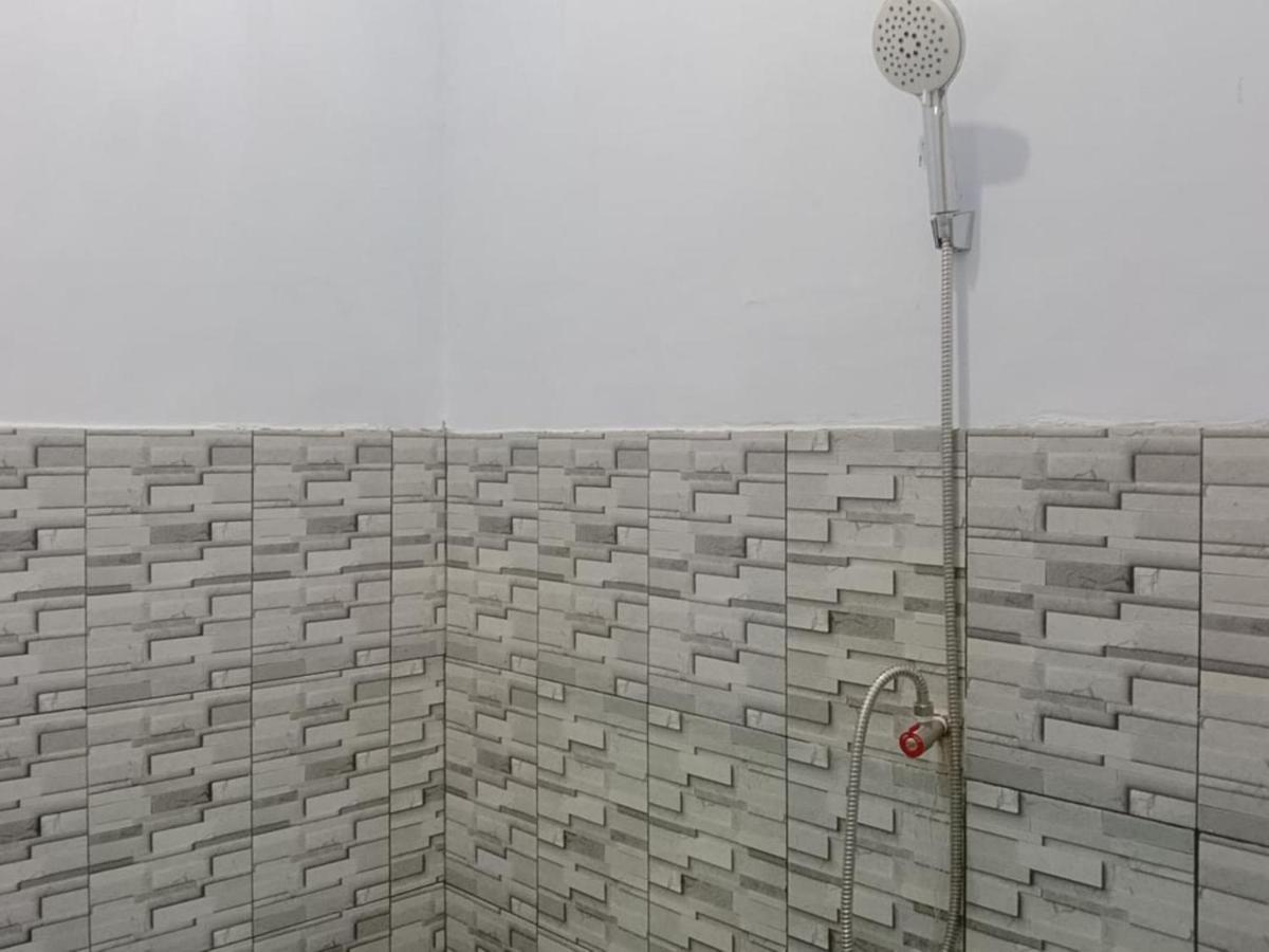 Zulfina Homestay Syariah Mitra Reddoorz Баньювангі Екстер'єр фото
