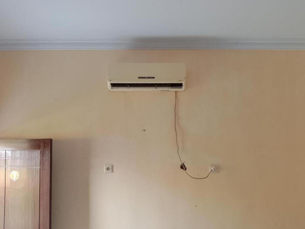 Zulfina Homestay Syariah Mitra Reddoorz Баньювангі Екстер'єр фото