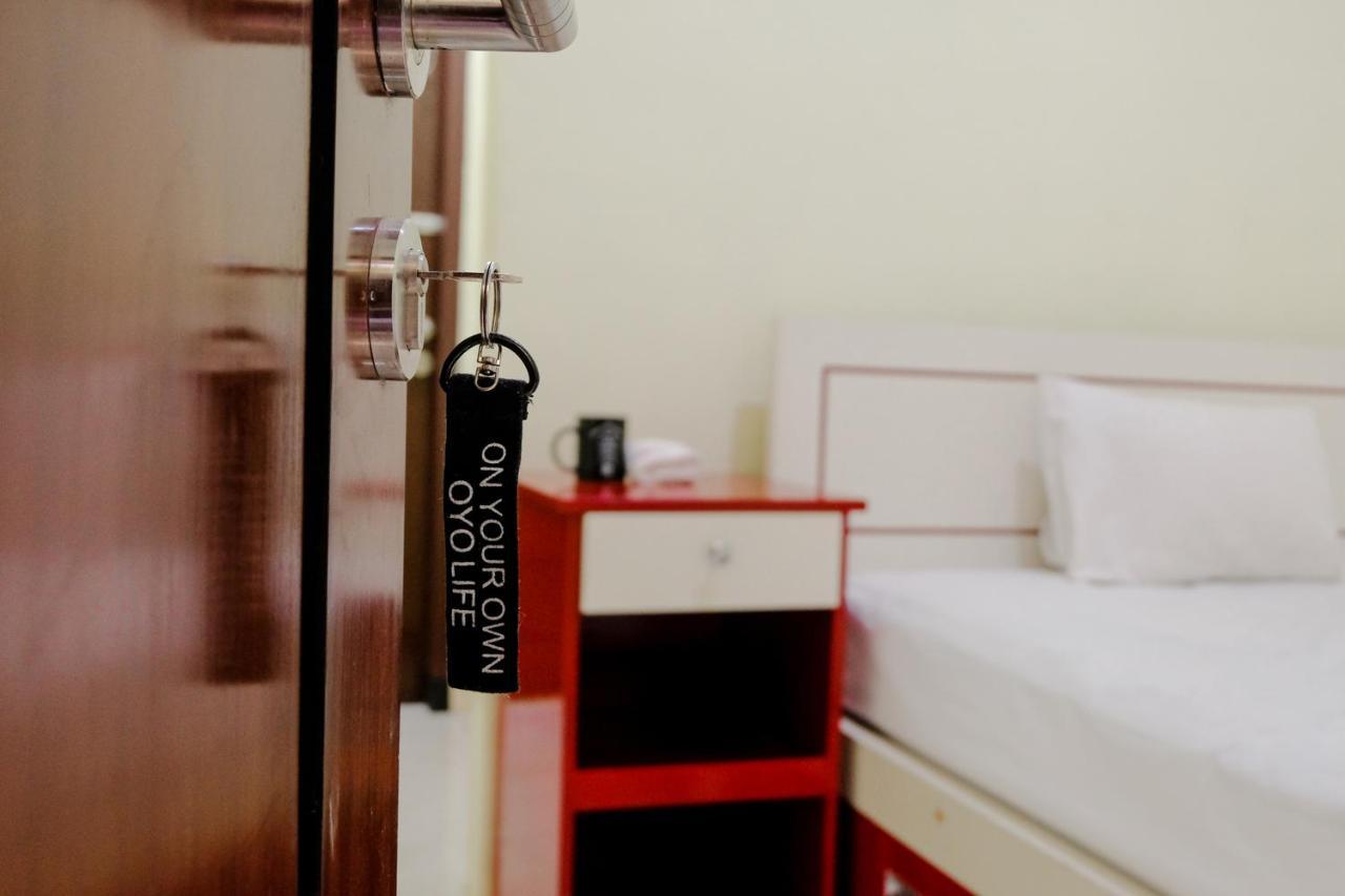 Zulfina Homestay Syariah Mitra Reddoorz Баньювангі Екстер'єр фото